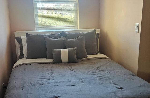 Charming 1-bedroom Carriage house in lovely Old Town East naiborhood Columbus