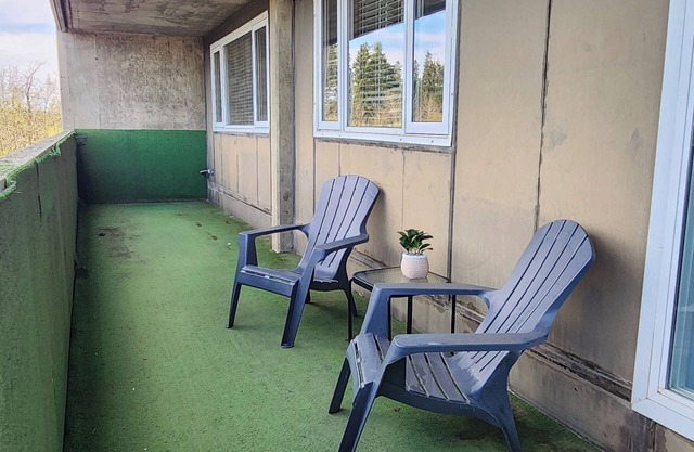 Charming 1-bedroom condo in delightful Red Deer with WiFi, fitness room