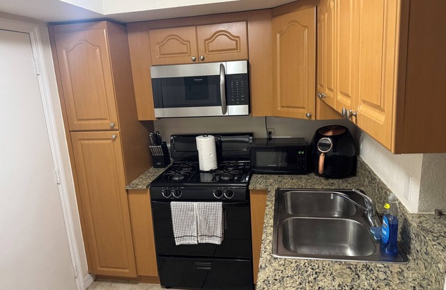Charming 1-bedroom condo with WiFi and AC in brilliant Miami