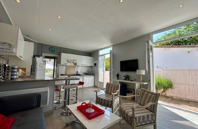 Charming 1926 Villa Near Beach, Shops, and Private Parking