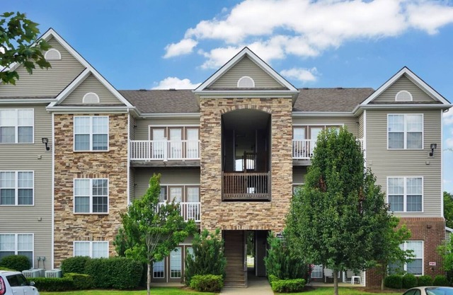 Charming 2-Bed, 2-Bath Apartment