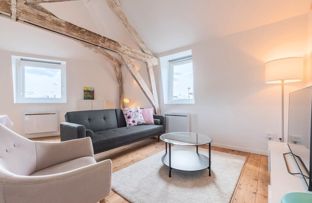 Charming 2-bedroom apartment at Croisé Laroche