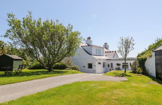 Charming 2 Bed House near Rhoscolyn DISCOUNTS FOR