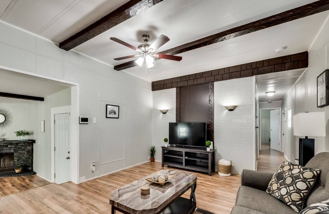 Charming 2 Bed MH! Close To Eagle Mountain Lake!