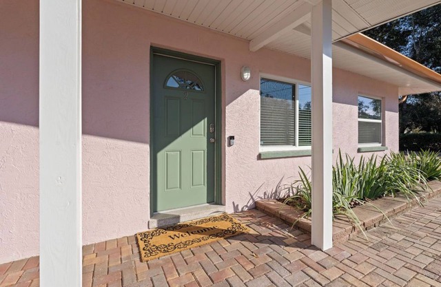 Charming 2-bedroom apartment in peaceful Dunnellon with WiFi, AC