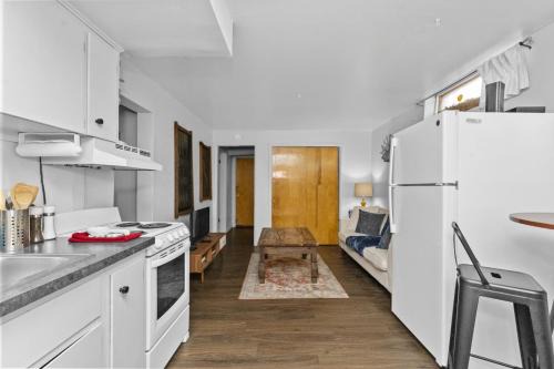 Charming 2-Bedroom Apartment
