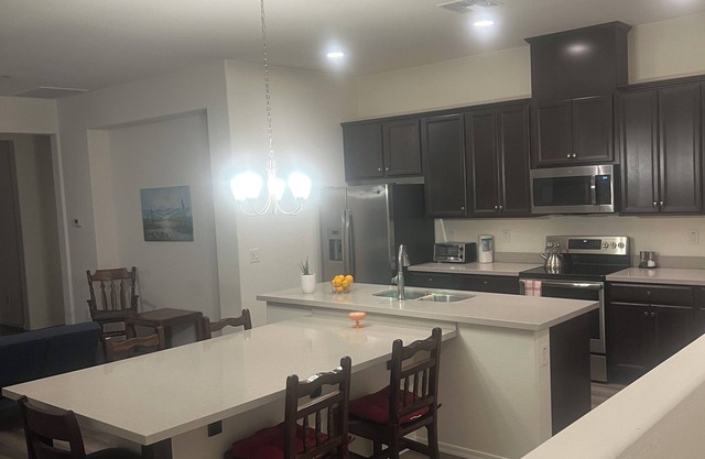 Charming 2-bedroom apartment with AC, WiFi in delightful Goodyear