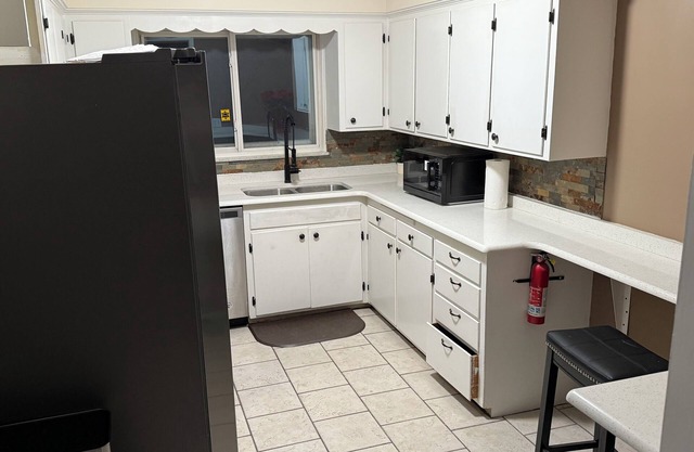 Charming 2-bedroom apartment in fabulous Toledo with AC, WiFi