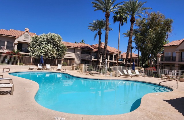 Charming 2-bedroom condo with WiFi, AC in brilliant Scottsdale