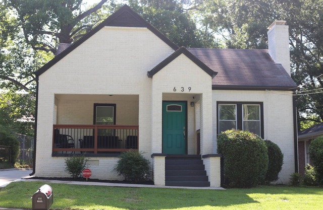 Charming 2-bedroom cottage with AC, WiFi in brilliant Atlanta