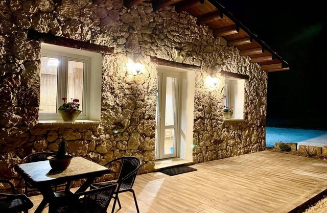 Charming 2-bedroom country house in marvelous Avola with AC, WiFi