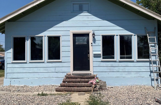 Charming 2-bedroom farmhouse in delightful Hardin with WiFi, AC