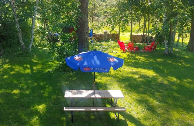 Charming 2-bedroom house with AC, WiFi in welcoming Goderich