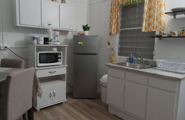 Charming 2-bedroom house with WiFi, AC in phenomenal Vieques