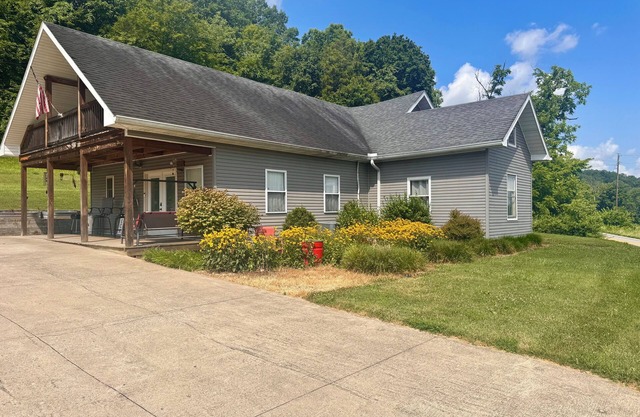Charming 2-bedroom house in the heart of Appalachia