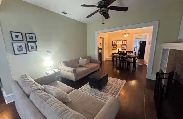 Charming 2-bedroom house with WiFi, AC in vibrant College Park, Orlando