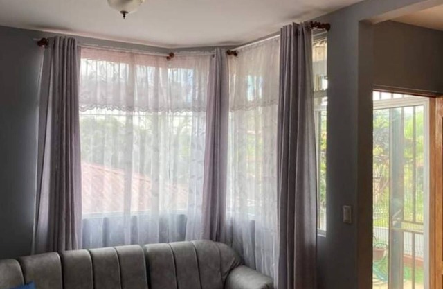 Charming 2-bedroom house with AC and WiFi in a quaint neighborhood.