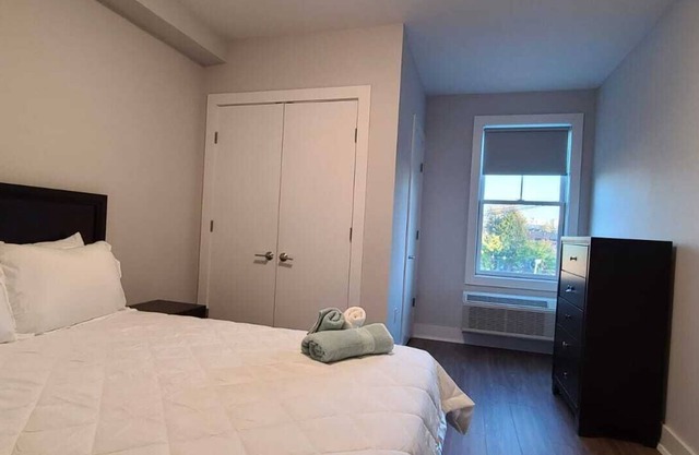 Charming 2-bedroom minutes to NYC