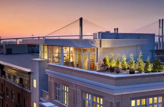 Charming 2-bedroom resort Located at Studio Ellis Square Savannah Georgia