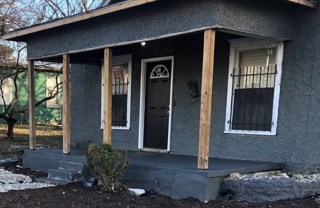 Charming 2-bedroom house in Terre Haute with WiFi and heat
