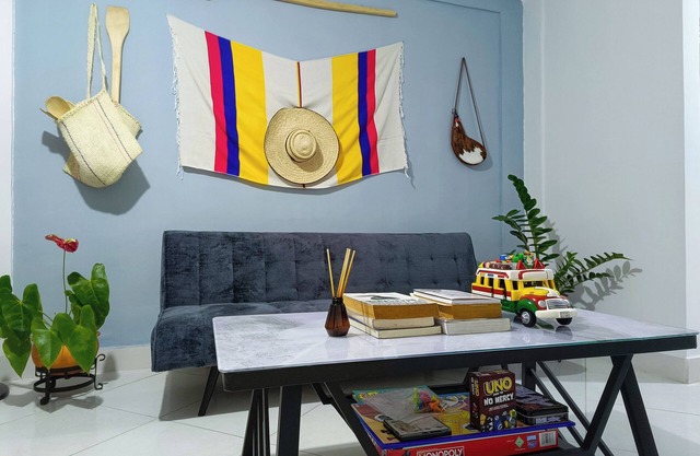Charming 2-bedroom apartment with WiFi, AC in lovely Guadalajara de Buga