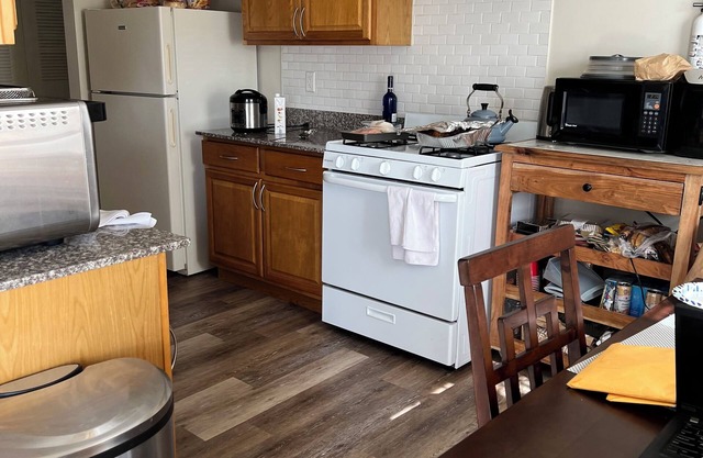 Charming 2-bedroom apartment with AC, WiFi in superb Woodbridge Township