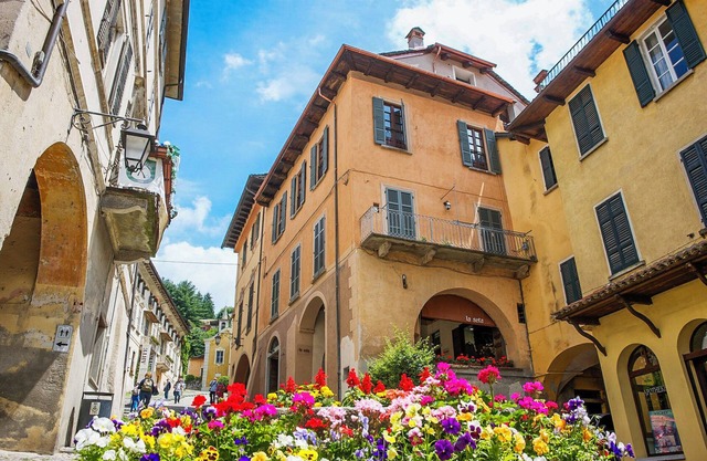 Charming 2½-room apartment in the heart of the magical old town of Orta San Giulio