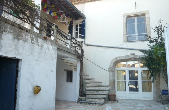 Charming 210 m2 village house on 2 levels with courtyard and terrace