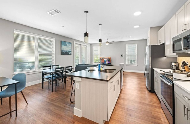 Charming 2BD/2BA with Beautiful Pool in Fort Worth