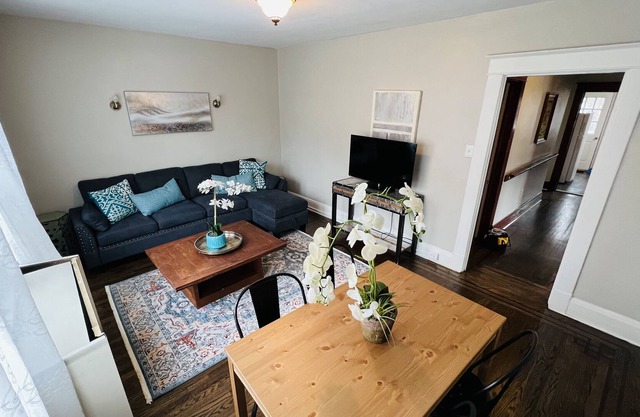 CHARMING 2beds, 1ba apartment