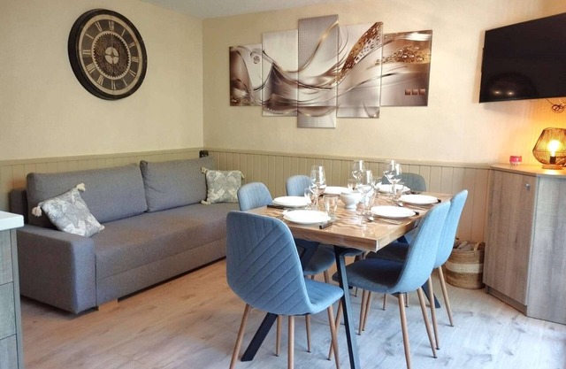 Charming 2BR Apartment for 6 with Terrace, Parking, Ski Locker in Vignec