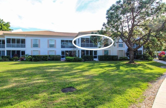 Charming 2nd floor 2 BR/2 BA condo in The Meadows Golf and Country Club - Ivory Cottage