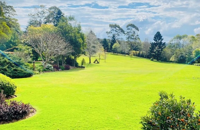 Charming 3-bedroom Chalet in the heart of superb Tamborine Mountain