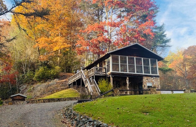Charming 3-bedroom cabin in Laurel Springs
