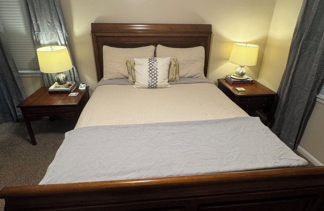 Charming 3-bedroom house with fitness room, art station, WiFi in Oklahoma City