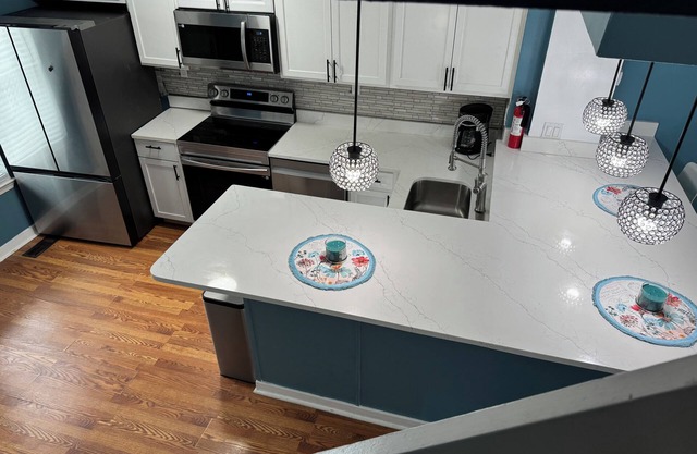 Charming 3-bedroom and 2.5 bedroom townhome with WiFi and AC in Silver Spring