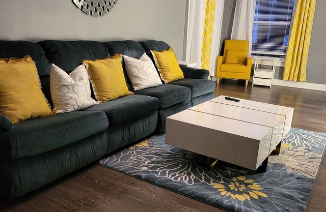 Charming 3-bedroom, Entire house in amazing Columbus with free WiFi, AC, Laundry