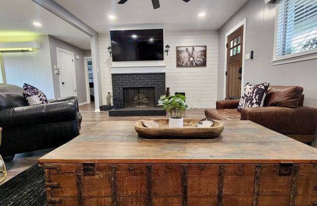 Charming 3-bedroom home in Georgetown just minutes from the historic Town Square