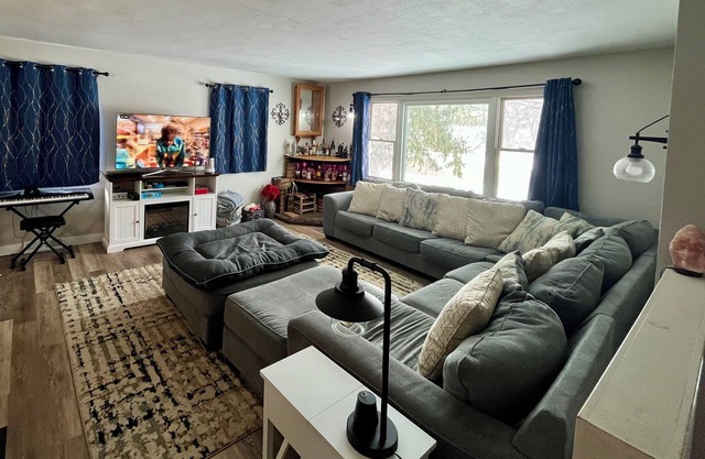 Charming 3-bedroom house with Hot Tub
