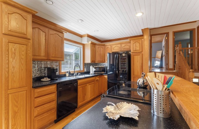 Charming 3-bedroom house in fantastic Plainfield, 10 min to Naperville