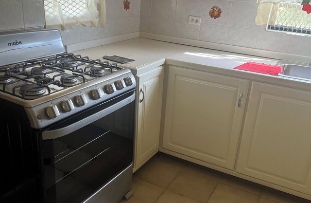 Charming 3-bedroom house with WiFi and AC in lovely St Johns
