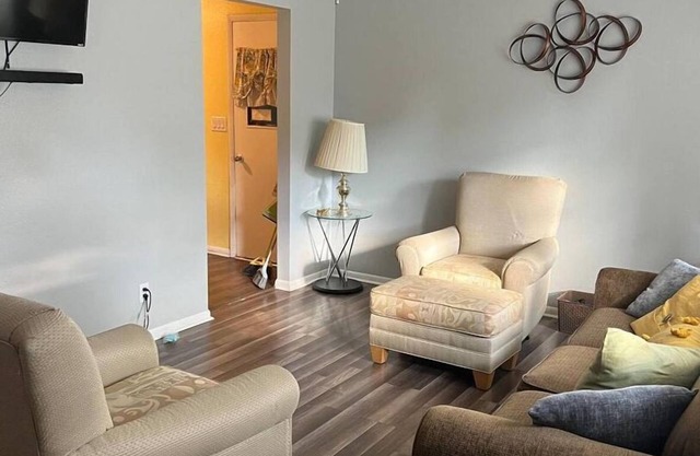 Charming 3-bedroom house in wonderful Ames with AC, WiFi