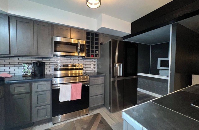 Charming 3-bedroom house in fabulous Auburn with AC, WiFi