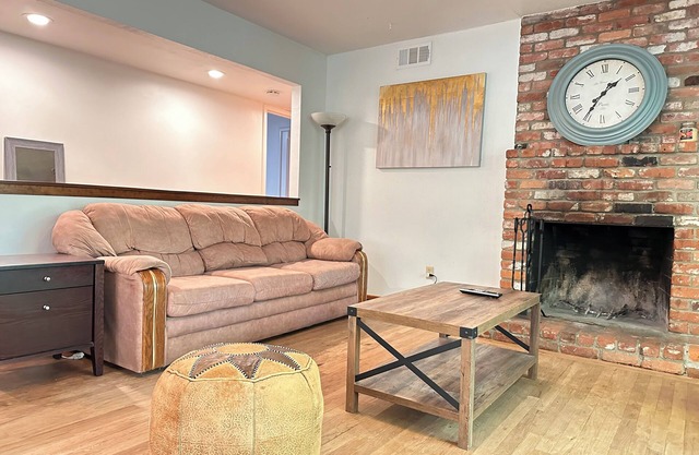 Charming 3-bedroom house in lovely Davis 5 minutes from downtown Davis