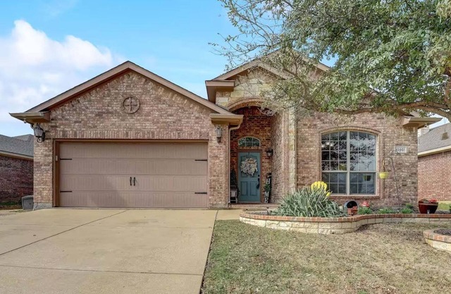 Charming 3-bedroom house in serene Haslet with Wi-Fi, AC, Min of 30 nights