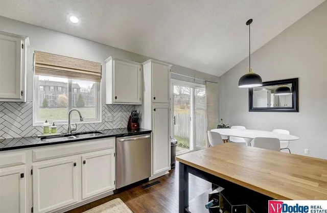 Charming 3-bedroom house with AC and WiFi in welcoming Omaha