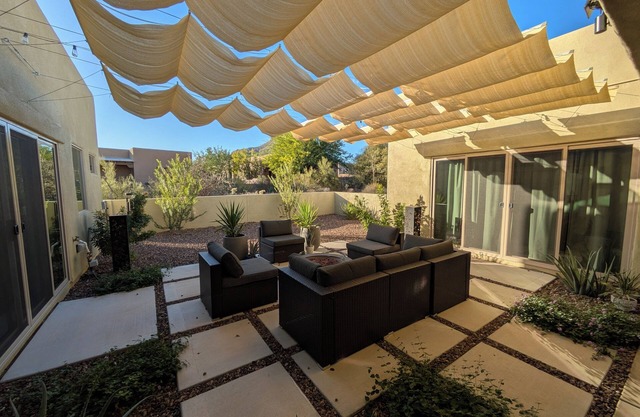 Charming 3-bedroom house with beautiful courtyard and spectacular mountain views