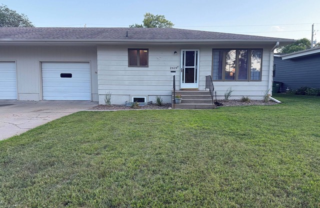 Charming 3-bedroom apartment in marvelous Grand Island with AC