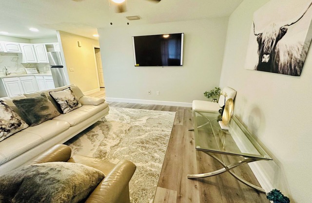 Charming 3-bedroom- 2 bathroom house, by JetBlue Park.