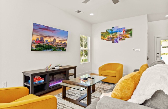 Charming 3-Bedroom, 2 King Beds, 10 Minutes to Downtown San Antonion